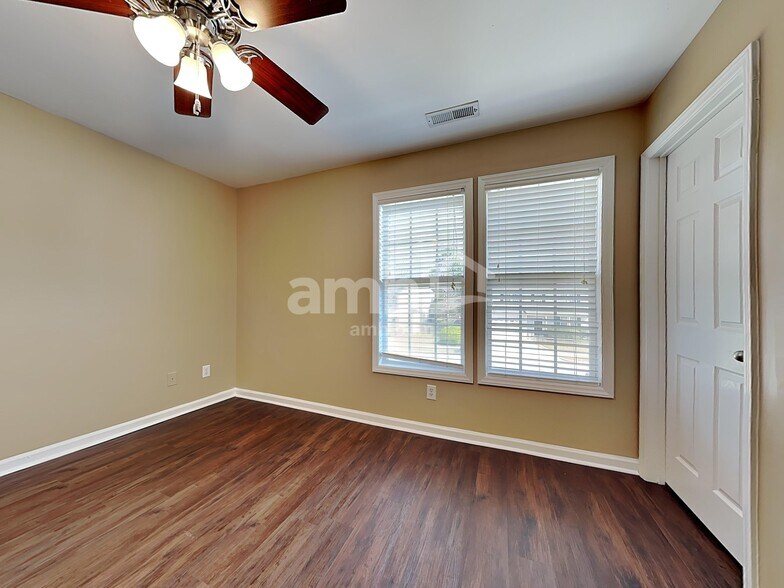 Building Photo - 204 Ber Creek Dr