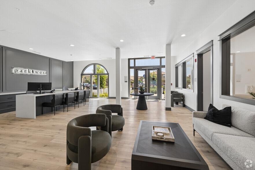 Leasing Office - Park West