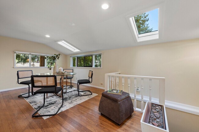 Building Photo - 510 N 138th St