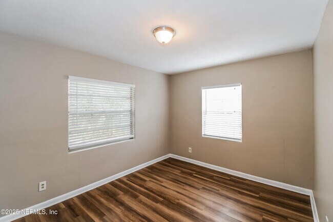 Building Photo - 5514 Windermere Dr