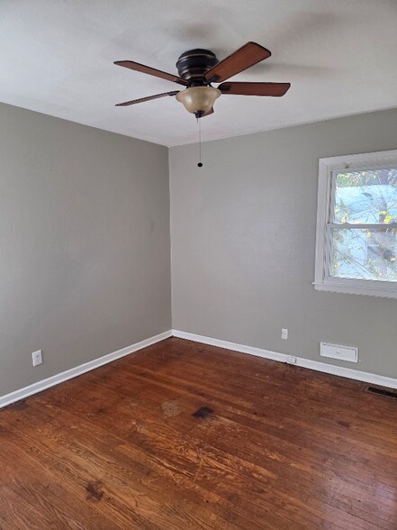 Building Photo - 5907 Jackson Ave