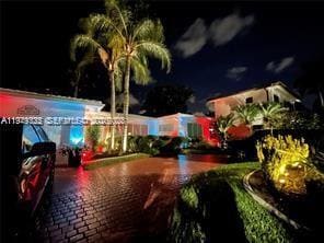 Building Photo - 1070 N Shore Dr