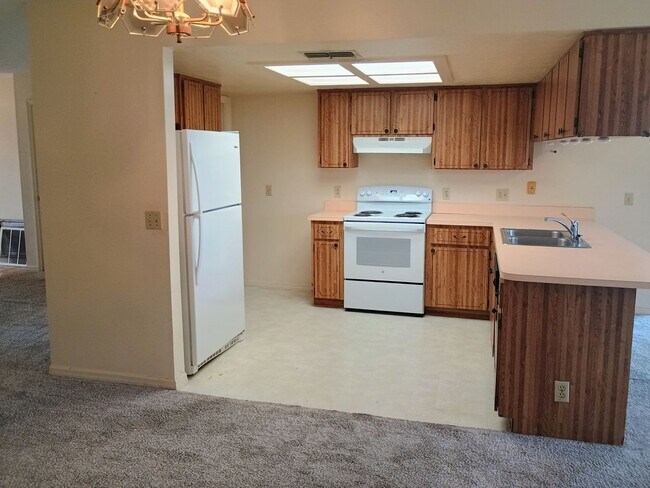 Building Photo - Pool. Privacy. Perfect location. Available...