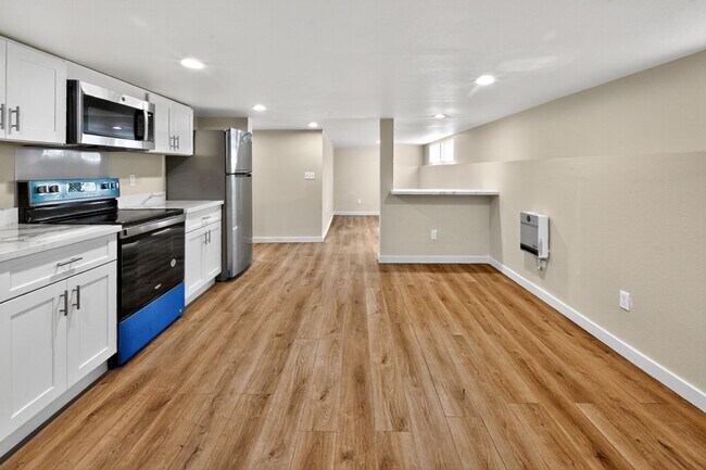 Building Photo - Your Brand-New Home Awaits!
