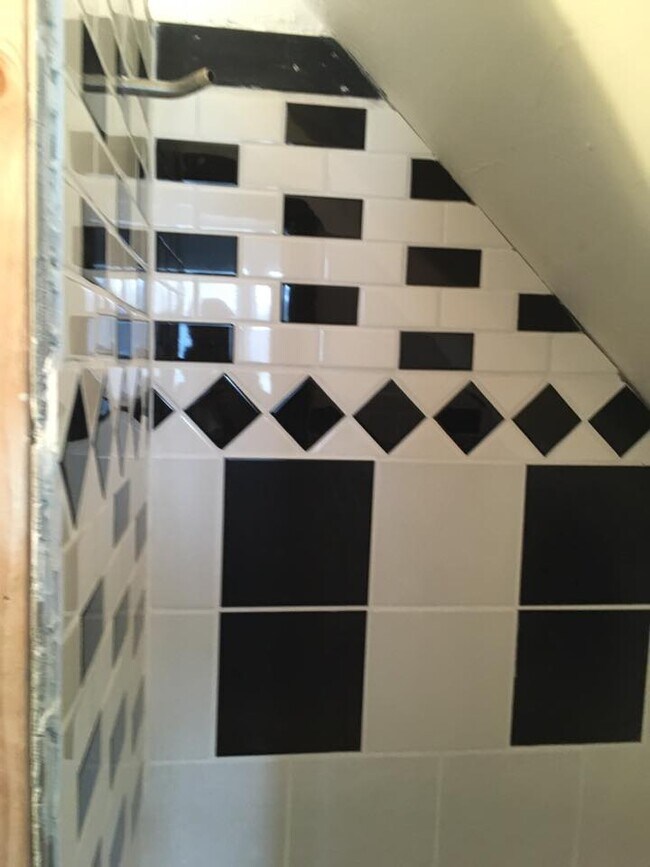 Building Photo - 236 W Broadway St