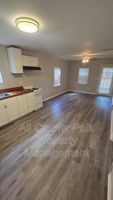 Building Photo - 1101 W Tyner St