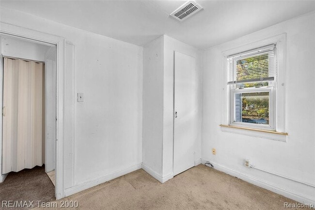 Building Photo - 6627 Mayburn St