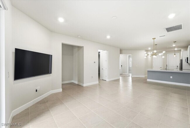 Building Photo - 5935 Mayflower Way