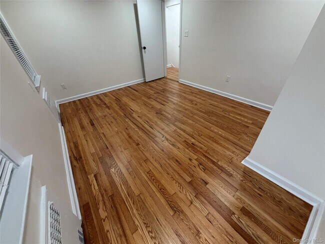 Building Photo - 266 Madison St