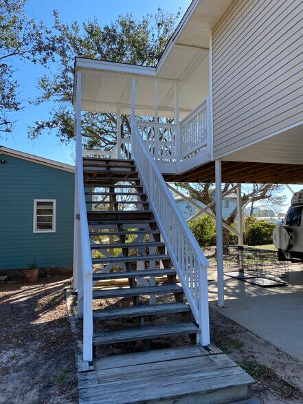 Building Photo - 5802 Monterey Ave