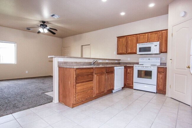 Building Photo - 4400 N Phillip Dr