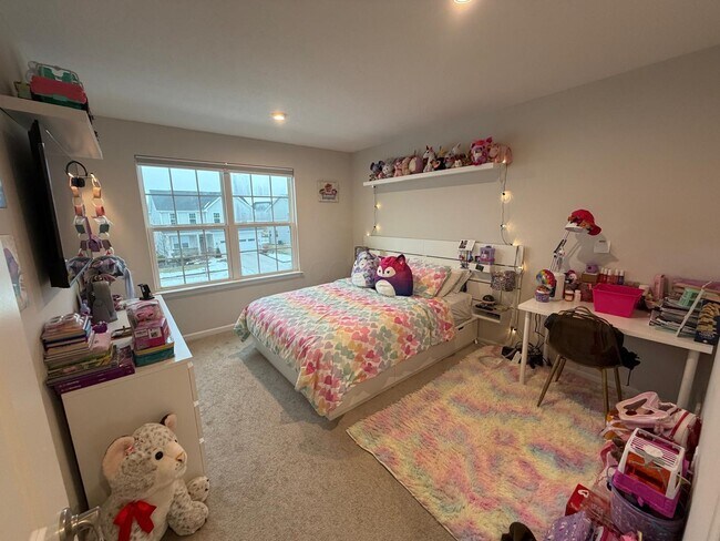 Building Photo - 585 Bermuda Way