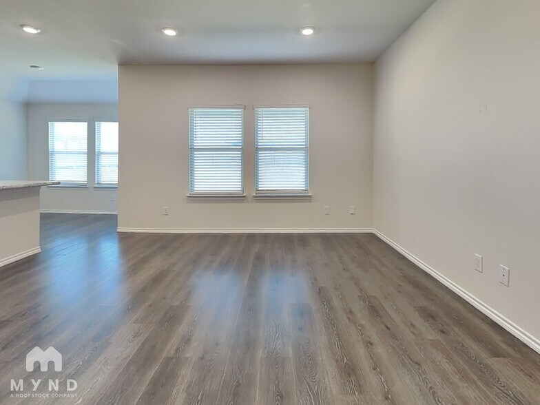 Building Photo - 3008 Aberdeen Dr