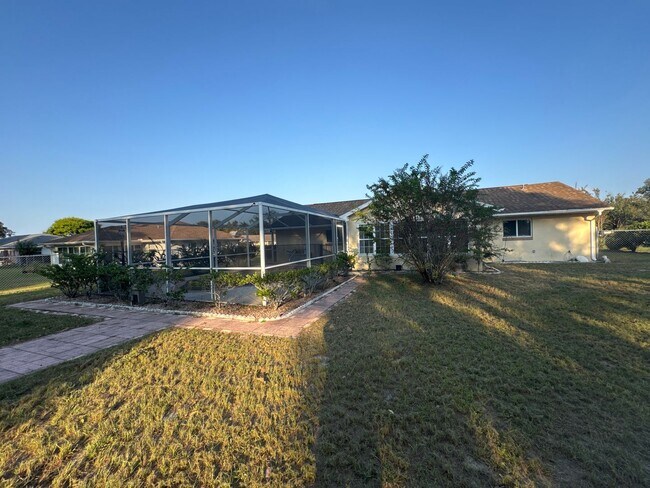 Building Photo - Beautiful Pool Home In Great Location!