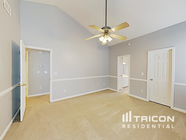 Building Photo - 117 Sweet Thorne Rd