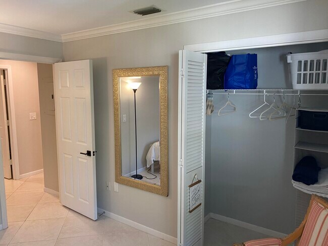 Building Photo - 800 Coquina Ln