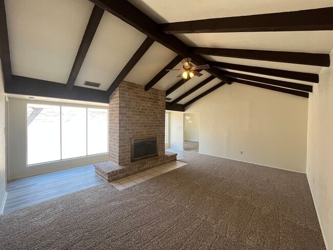 Building Photo - SPACIOUS SOUTHSIDE DUPLEX!
