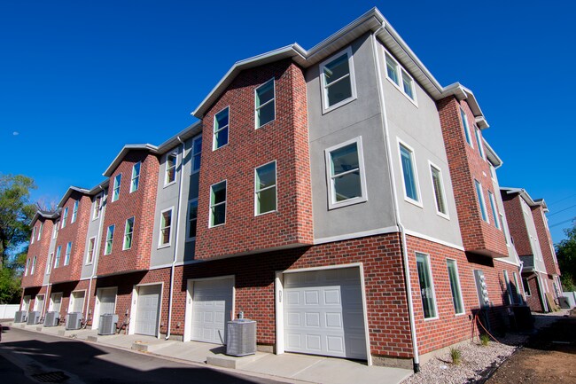 Building Photo - 1090 S 400 W