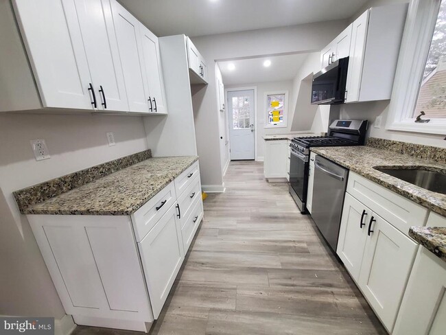 Building Photo - 9 Butler Ct