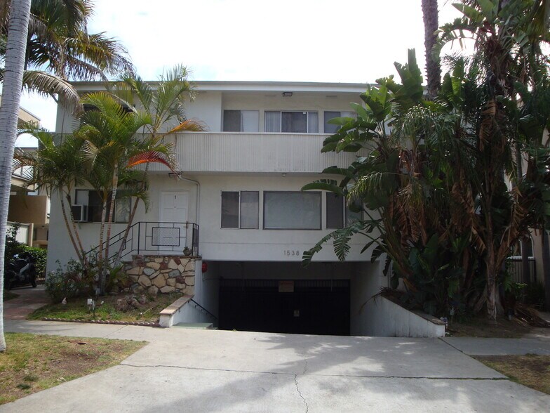 Building Photo - 1538 N Hayworth Ave