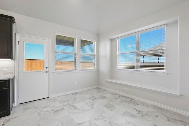 Building Photo - 912 Slate Ln