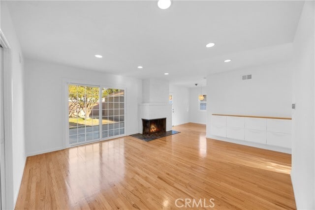 Building Photo - 353 Cres