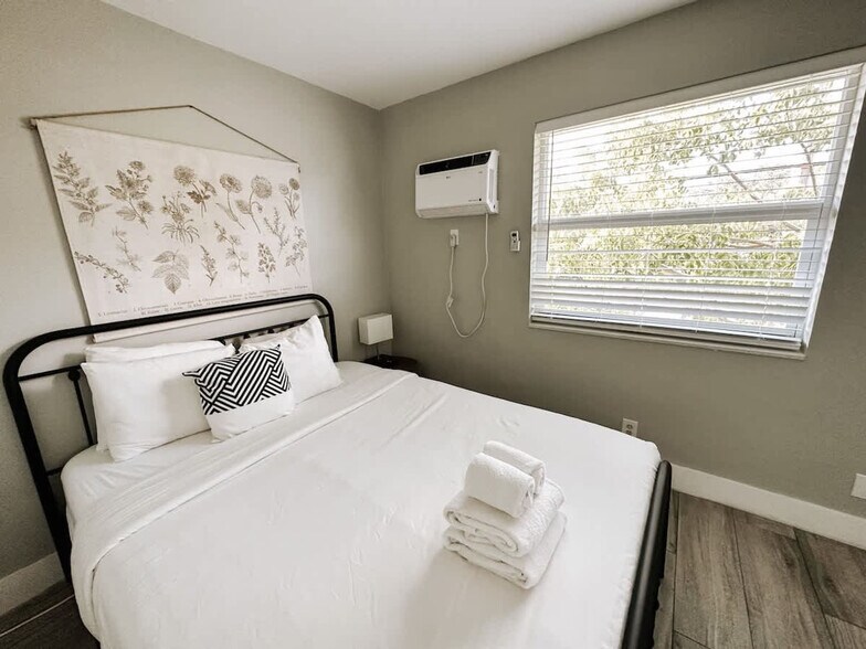 Building Photo - 50 Davie Blvd