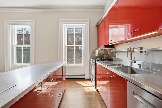 Building Photo - 150 W Concord St