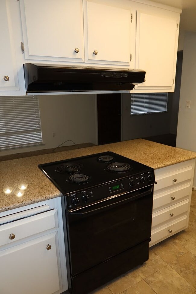 Building Photo - 7374 Farm Dale Wy