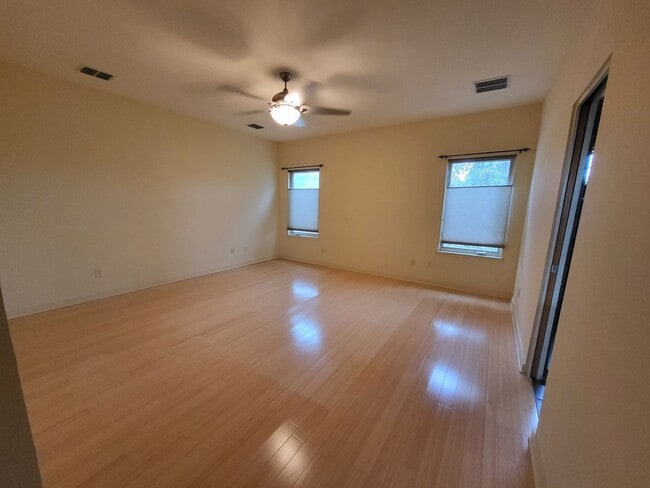 Building Photo - Contemporary Home in Woodlawn Terrace