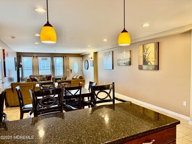 Building Photo - 132 Hancock Ave