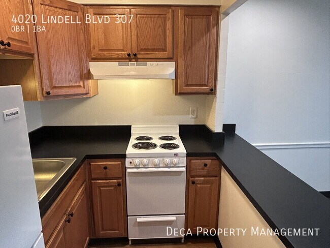 Building Photo - 4020 Lindell Blvd