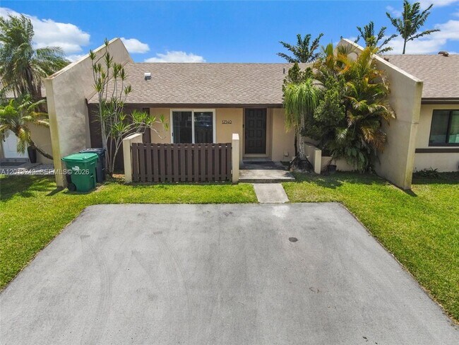Building Photo - 12340 SW 115th Terrace