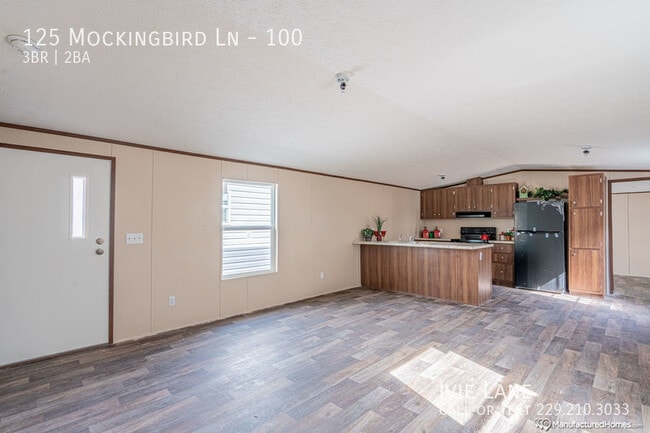 Building Photo - Fernwood MHC - Lot 100