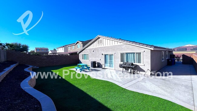 Building Photo - 4 Bed, 2 Bath Victorville Home w/Solar Inc...