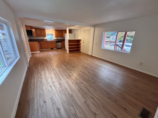 Building Photo - Newly Remodeled Manufactured Home