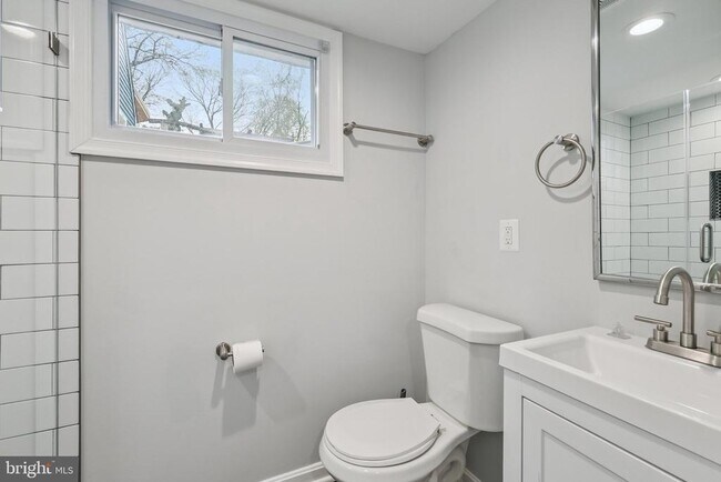 Building Photo - 1404 Beaver Heights Ln