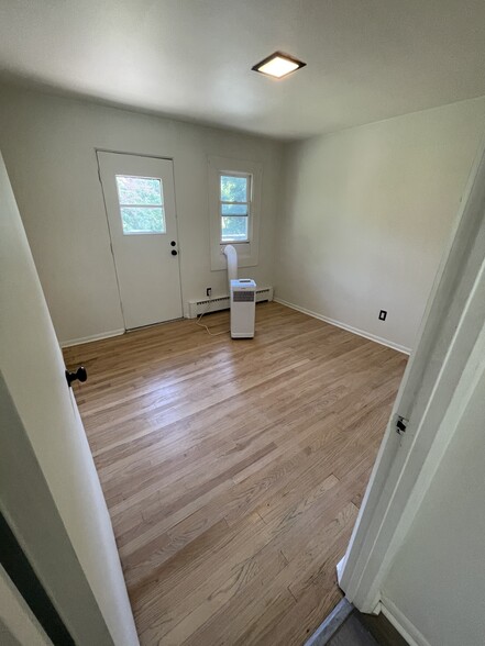 Building Photo - 1505 Steensland Dr