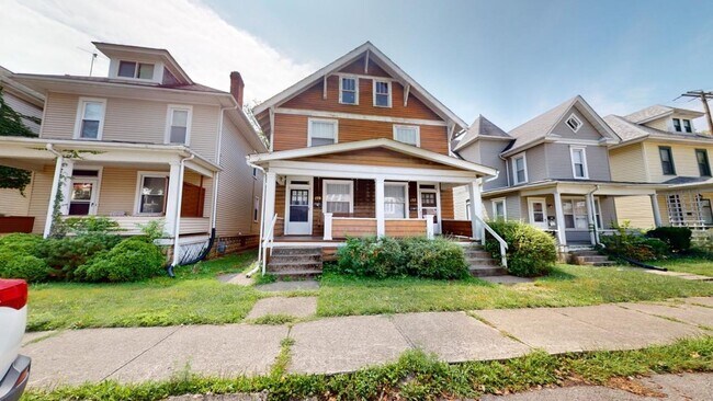 Building Photo - 159 E Maynard Ave