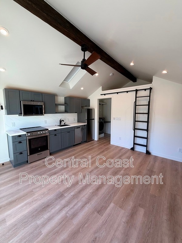 Building Photo - 404 Grand Ave