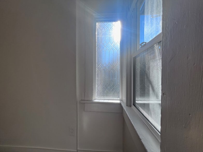 Building Photo - 699 30th St