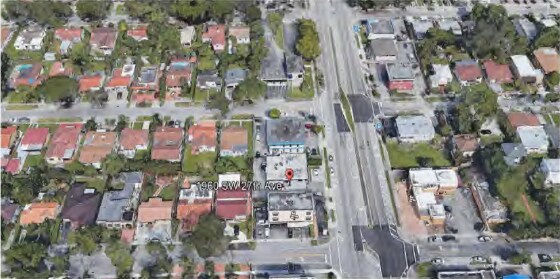 close to coconut grove and brickell - 1960 SW 27th Ave