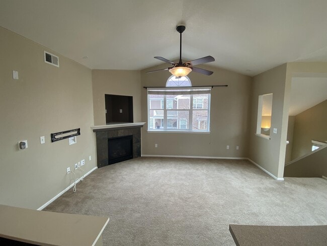Building Photo - 2115 Grays Peak Dr