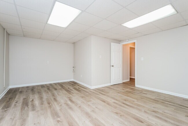 Building Photo - 3320 Revere Cir