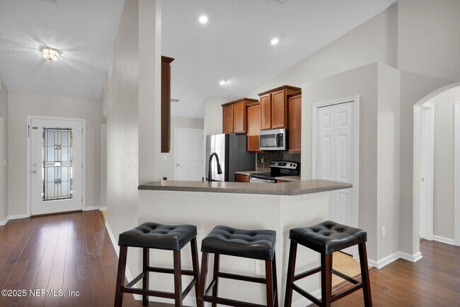 Building Photo - 16301 Magnolia Grove Way