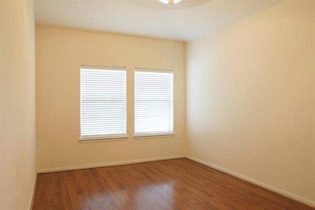 Building Photo - 23710 N Newport Bend