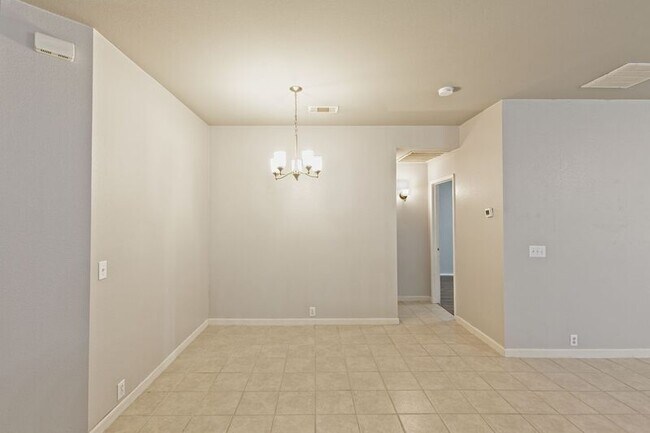 Building Photo - 2309 Mallard Dr