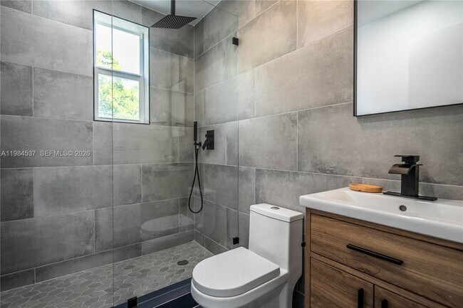 Building Photo - 1955 NW 2nd Ct