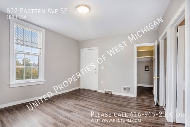 Building Photo - 822 Eastern Ave SE