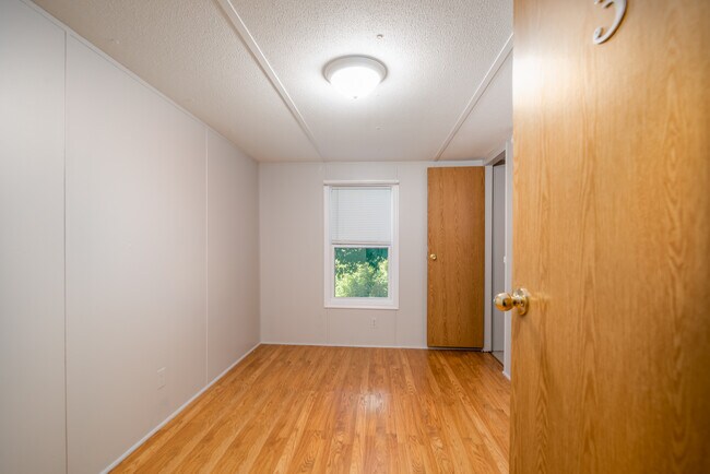 Building Photo - 506 Stage Rd